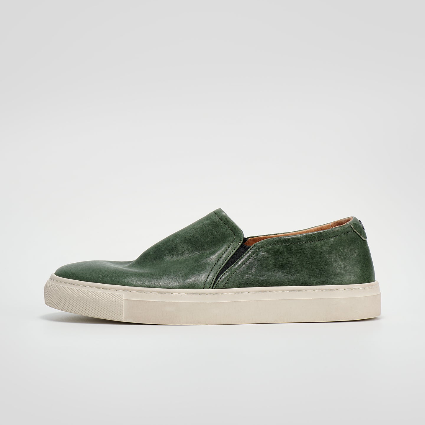 DB0020-2 SLIP-ON CASUAL SKATE SHOES