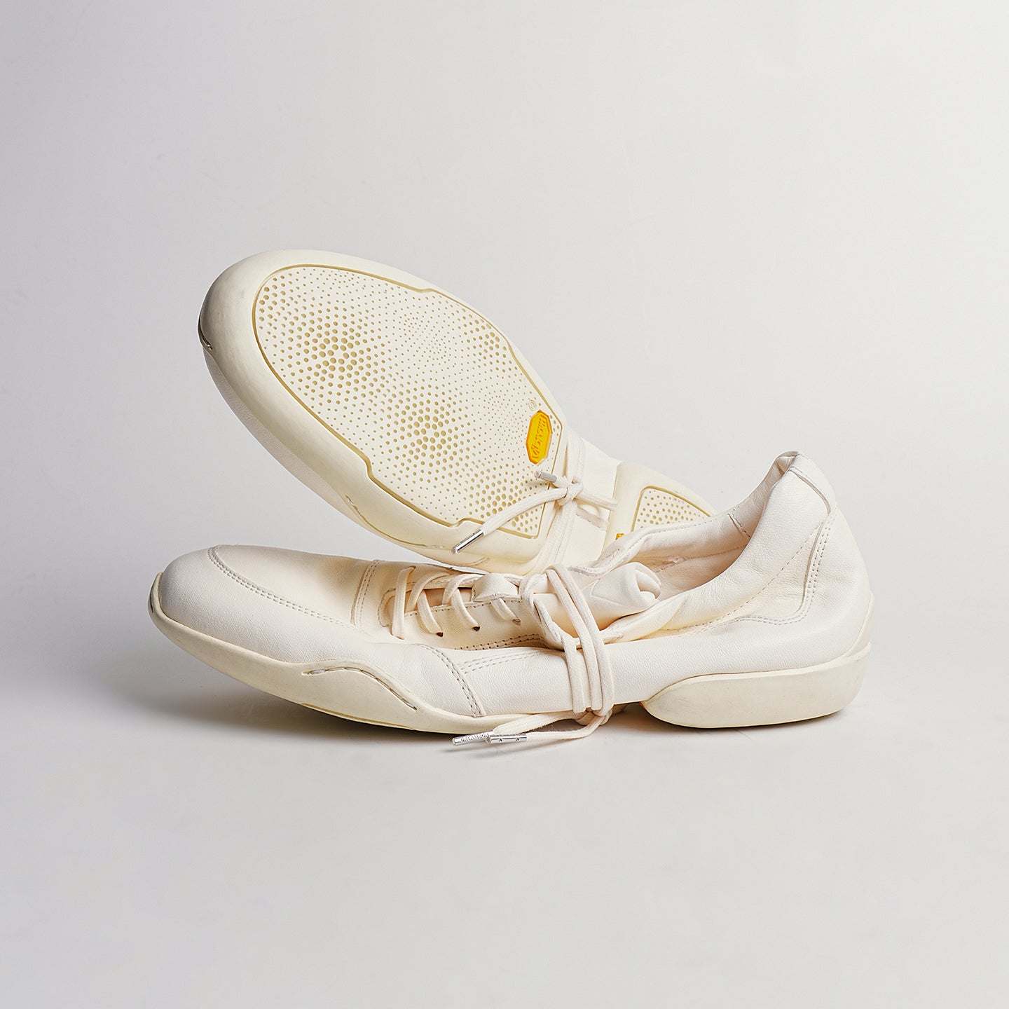 165909 DREAMBOX Vibram 독일 트레이너 스타일 스톤워싱 말가죽 소프트 솔 캐주얼 슈즈: 경량·통기성 얇은 타입의 미니멀 화이트 스니커즈